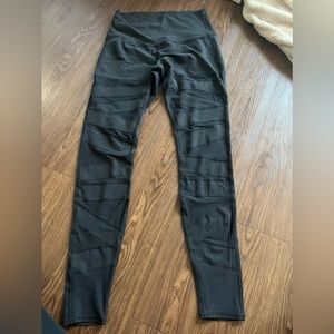 lululemon High Times Crop Leggings-size 10- tech mesh